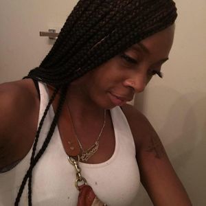 Meet your Posher, Ebony